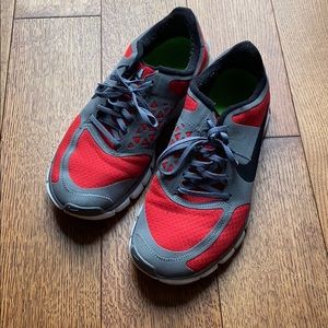 Nike Free 7.0 Athletic Shoes